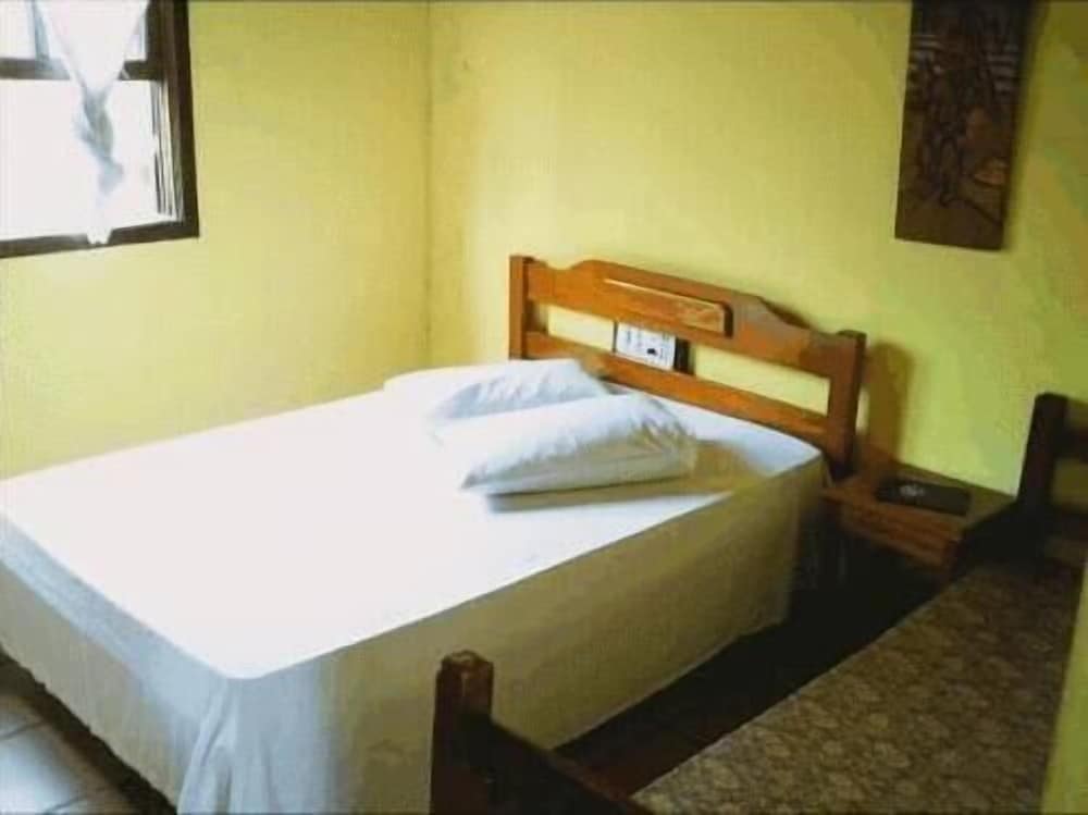 ROOM, QUADRUPLE