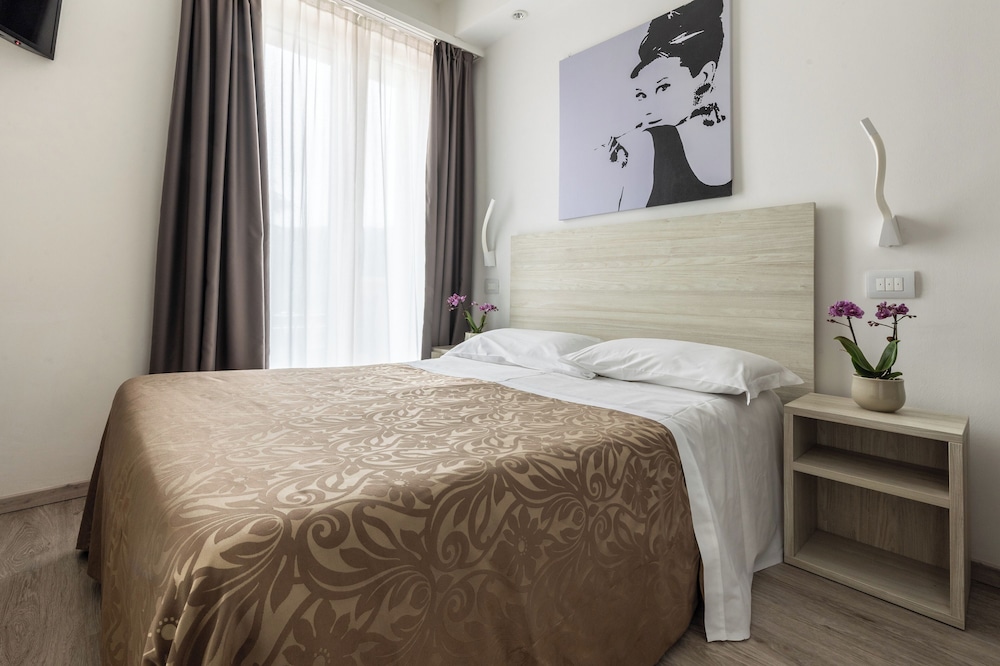 Hotel Italia 18/55