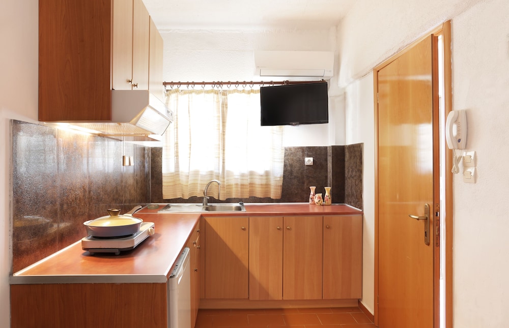 Monemvasia Green Apartments 50/60