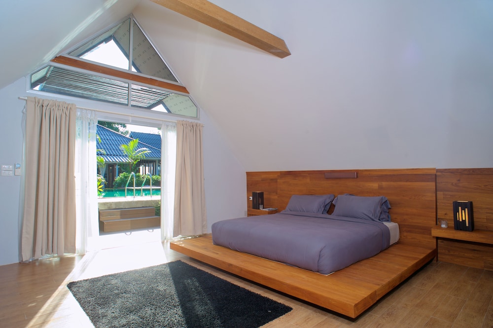 Pool, Double Bed