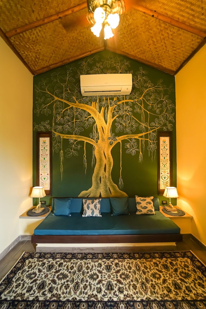 Aamaghati Wildlife Resort, Ranthambore 12/66