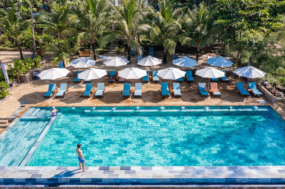 Camia Resort & Spa 63/71