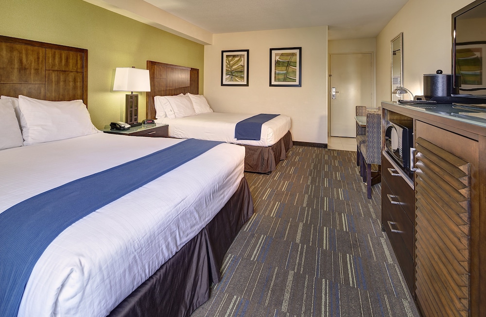 Holiday Inn Express San Diego South National City 21/73