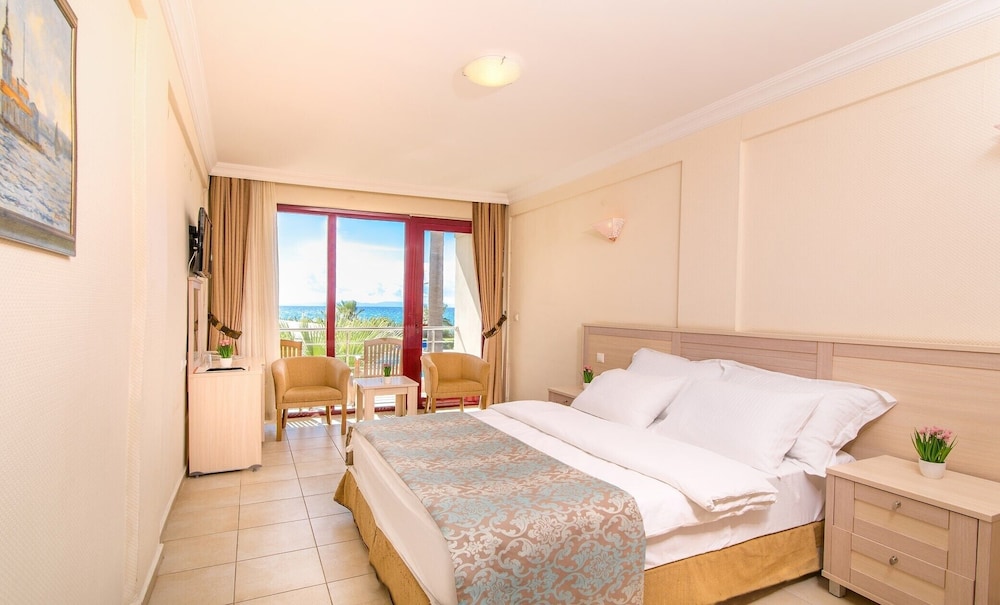 Grand Sahin s Gumuldur Resort 18/82