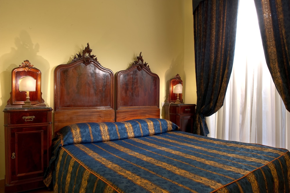 Room at Chiaja Hotel De Charme, NAPLES
