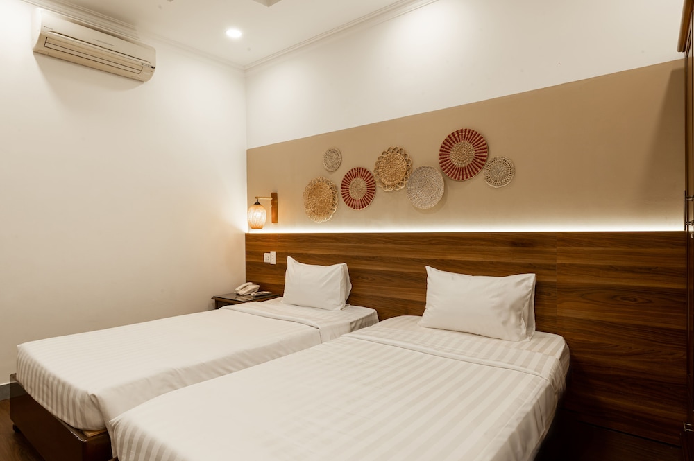 DELUXE, TWIN BEDS