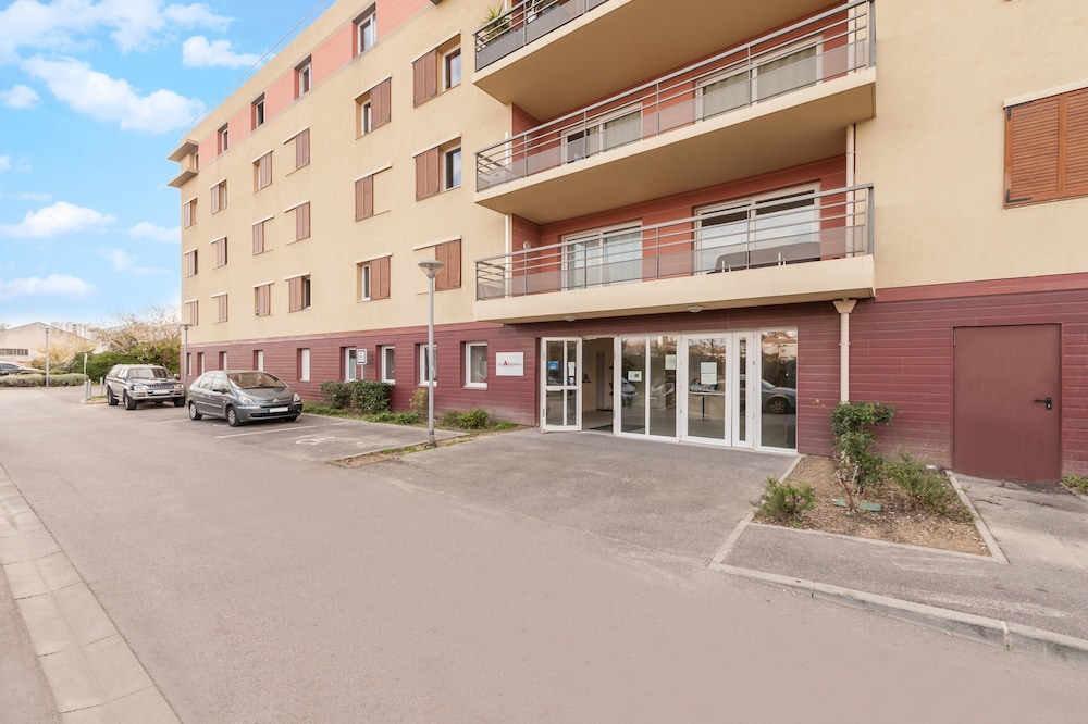 City Residence Marseille 1/22