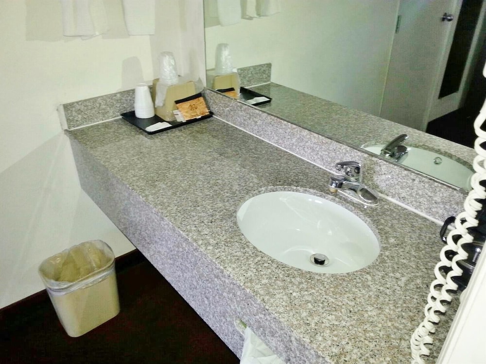 Econo Lodge Athens I-65 48/49