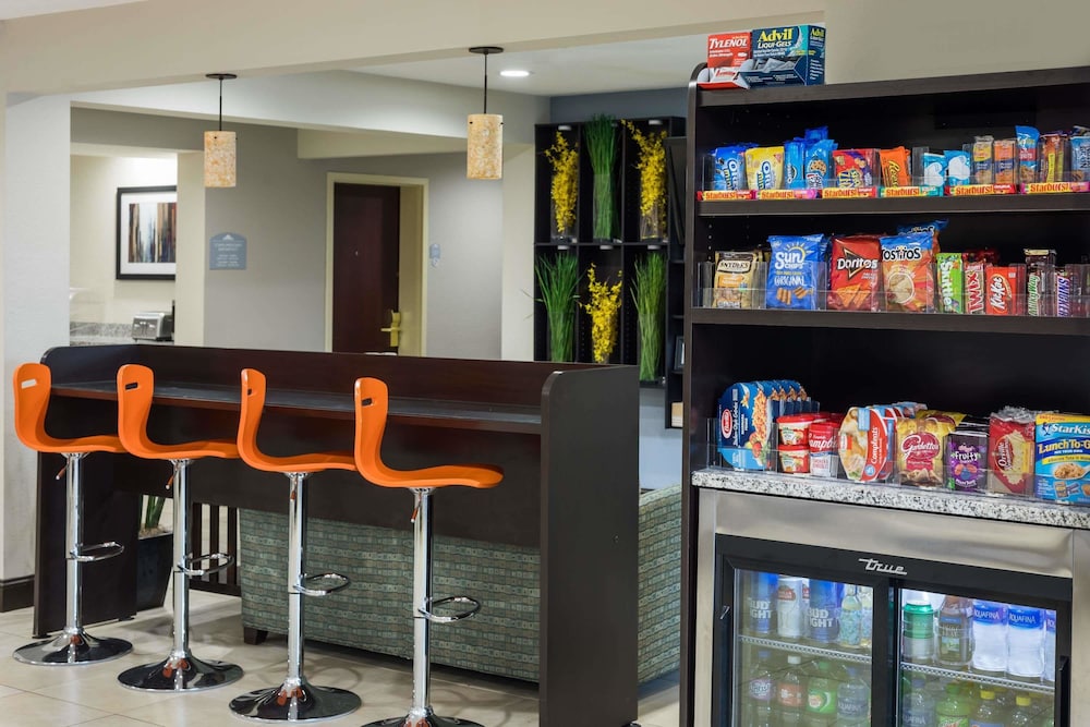 Microtel Inn & Suites by Wyndham Greenville / Woodruff Rd 23/28