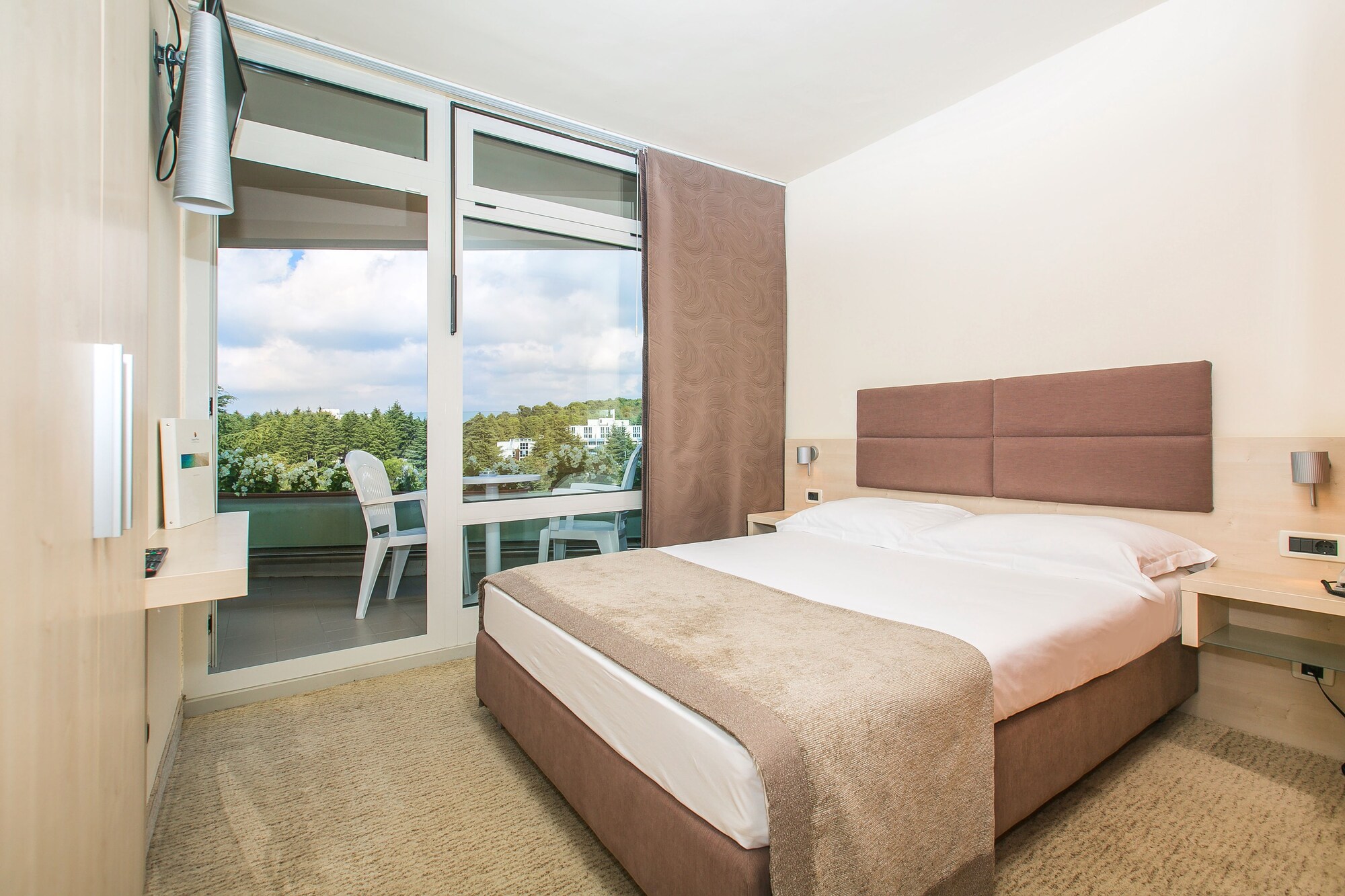 CLASSIC, WITH EXTRA BED, BALCONY