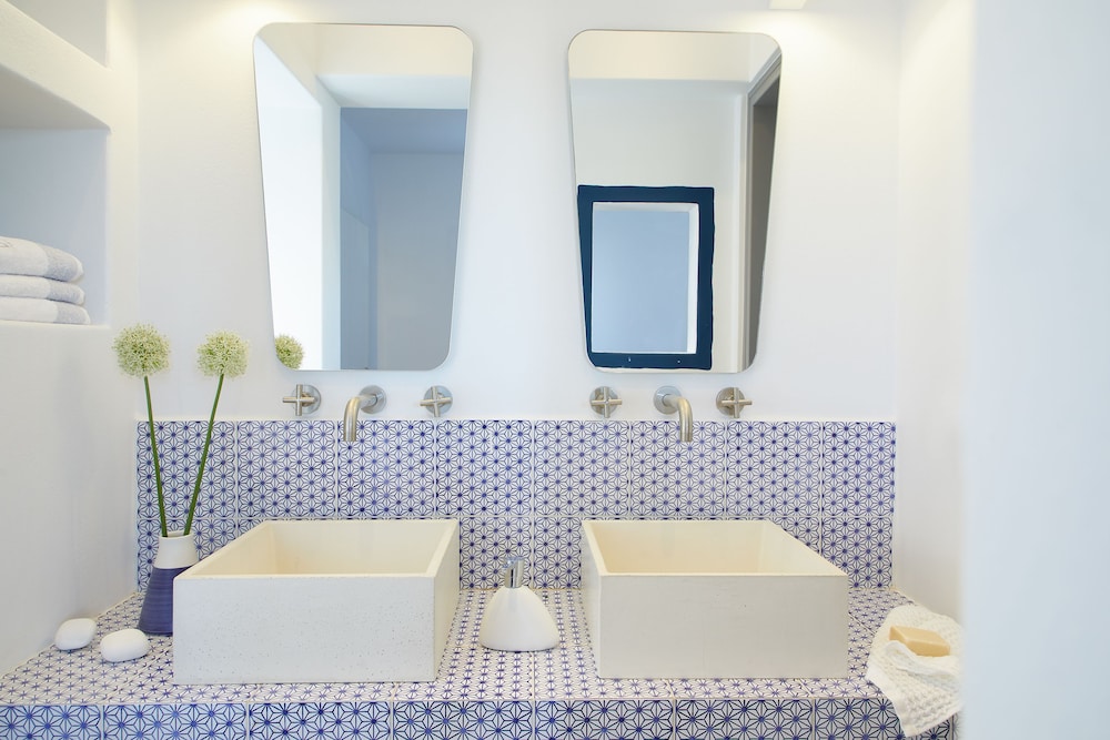 Milos Breeze Boutique Hotel 50/50