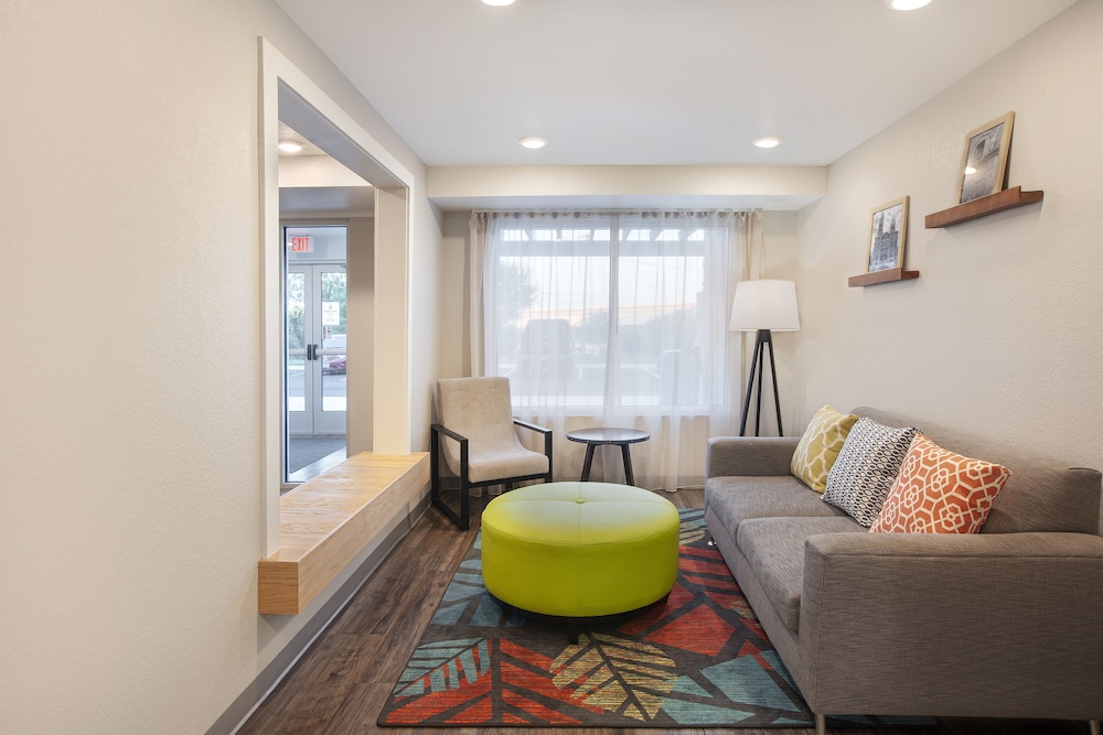 WoodSpring Suites Lackland near Sea World 27/34