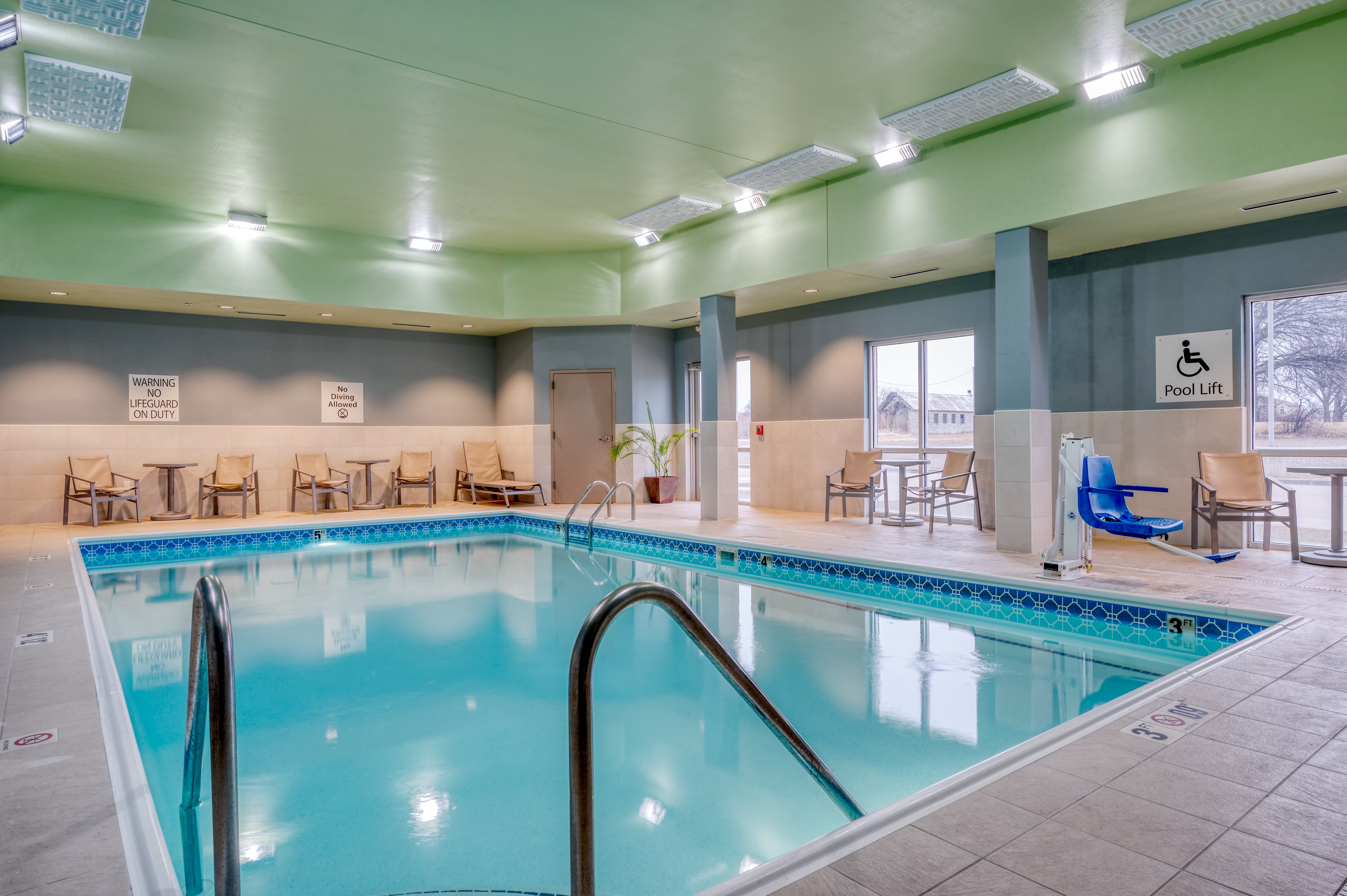 HOLIDAY INN EXPRESS TROY 22/48