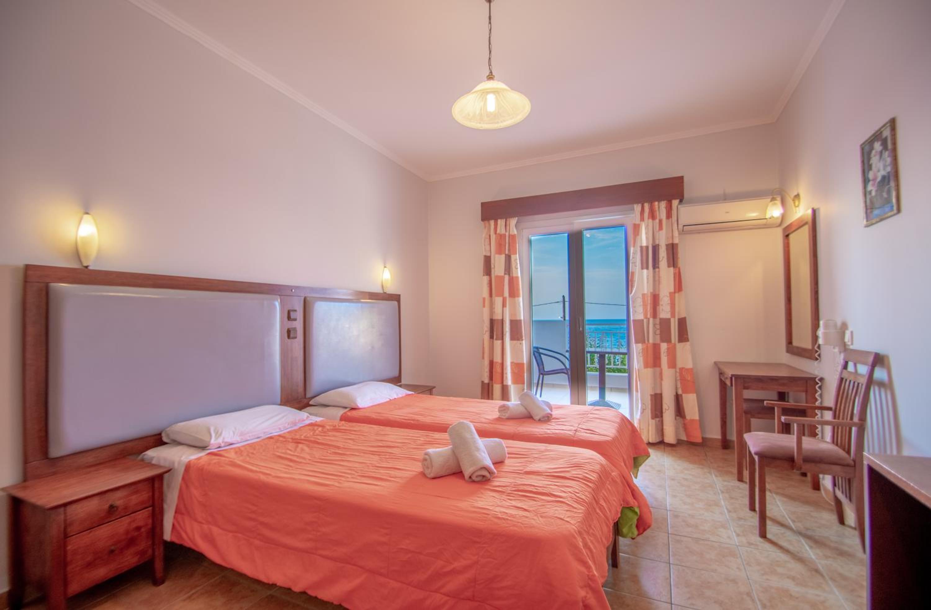 STANDARD, DOUBLE OR TWIN BED, SEA VIEW