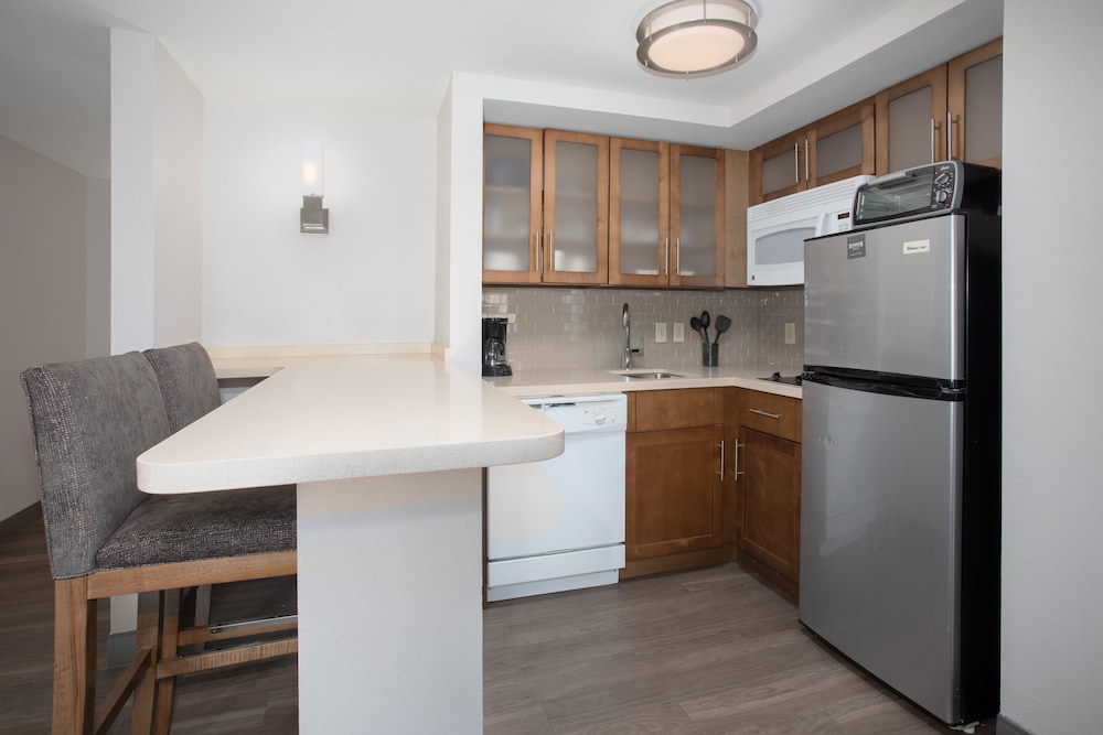 STAYBRIDGE SUITES DENVER INTERNATIONAL AIRPORT 48/63