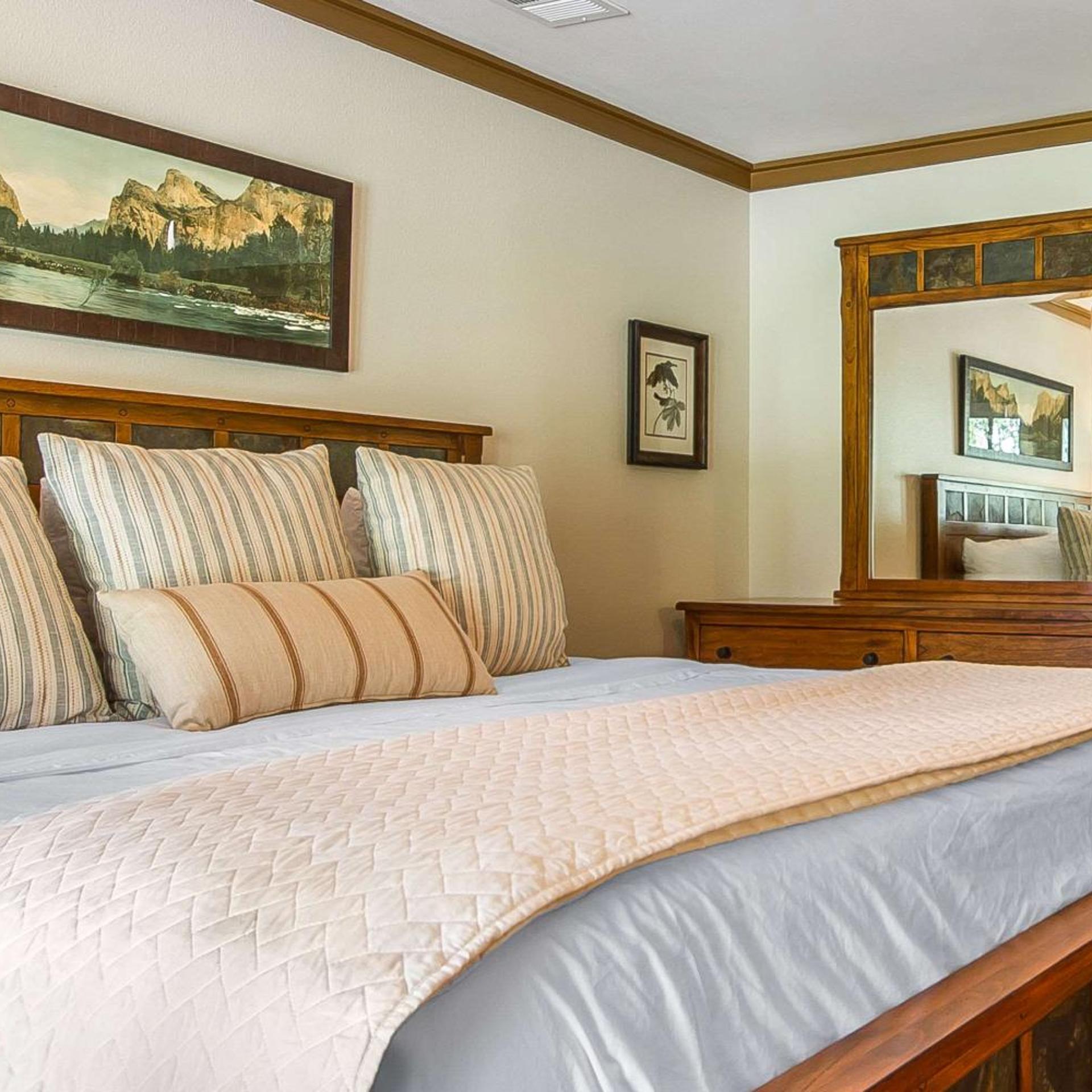 House, Single, King Bed