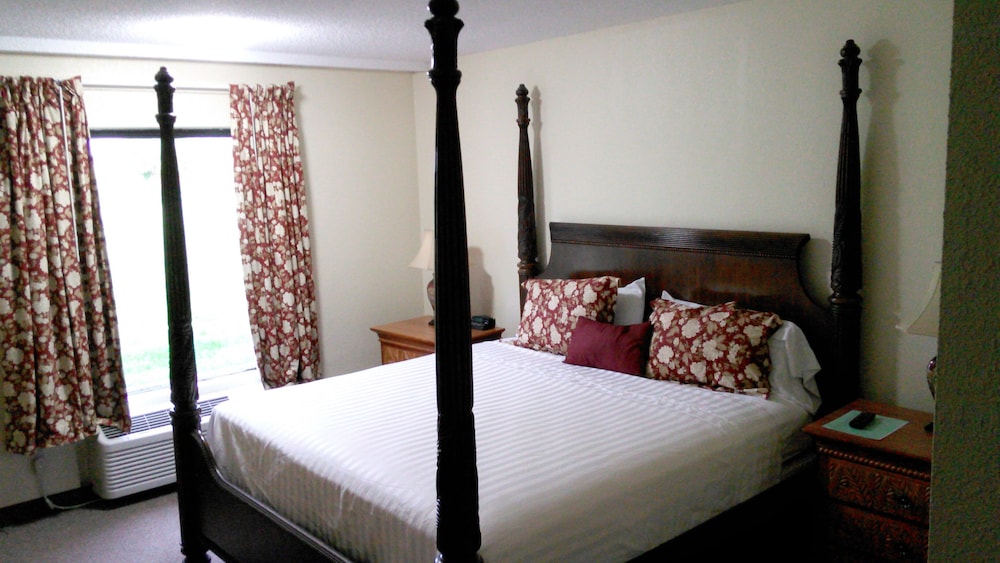 Days Inn & Suites by Wyndham Lake Okeechobee 21/50