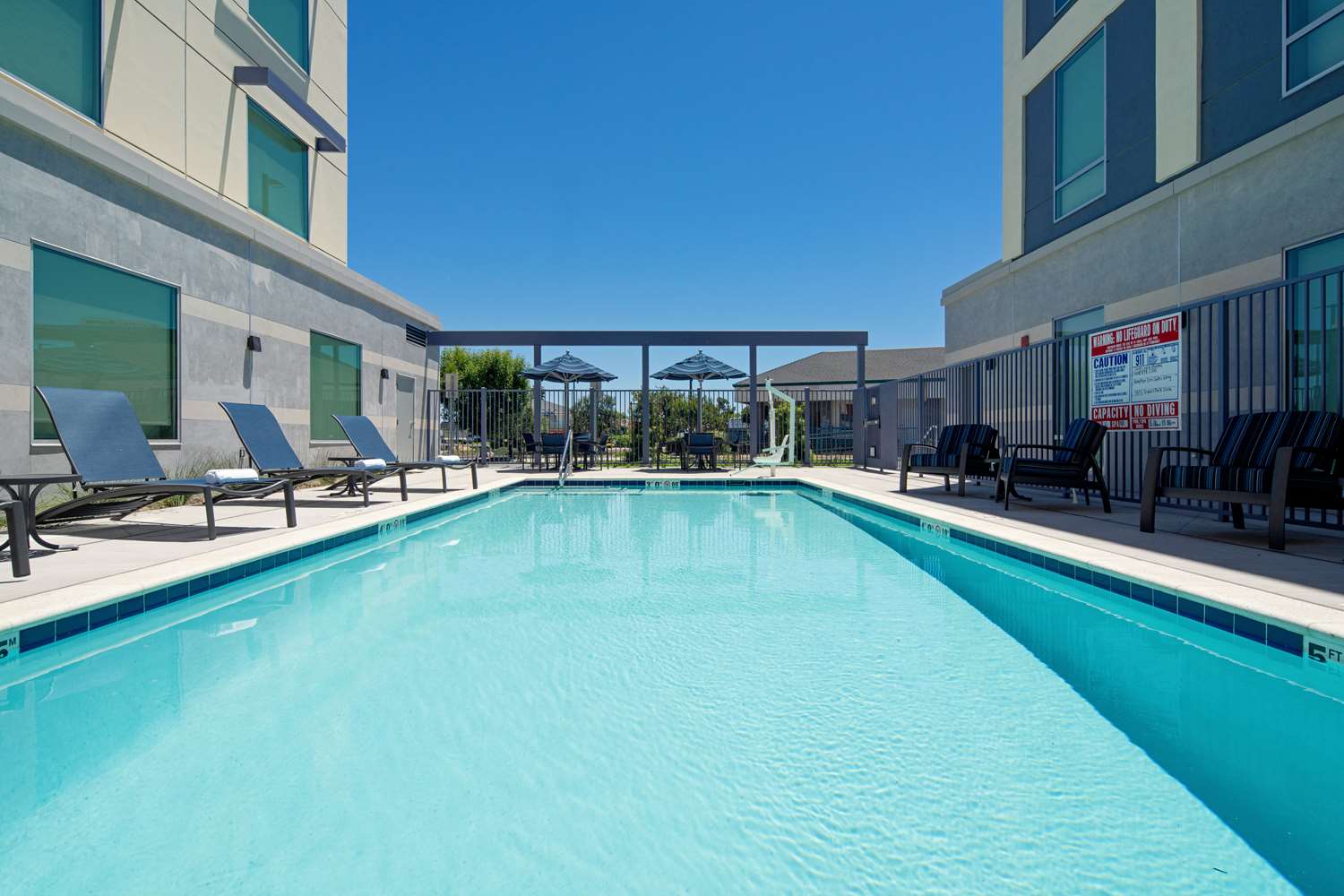 Hampton Inn Suites Gilroy Ca 40/45