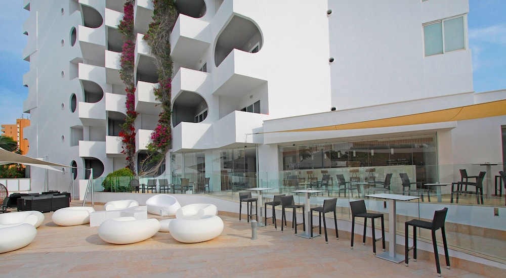 BG Hotel Pamplona 43/46