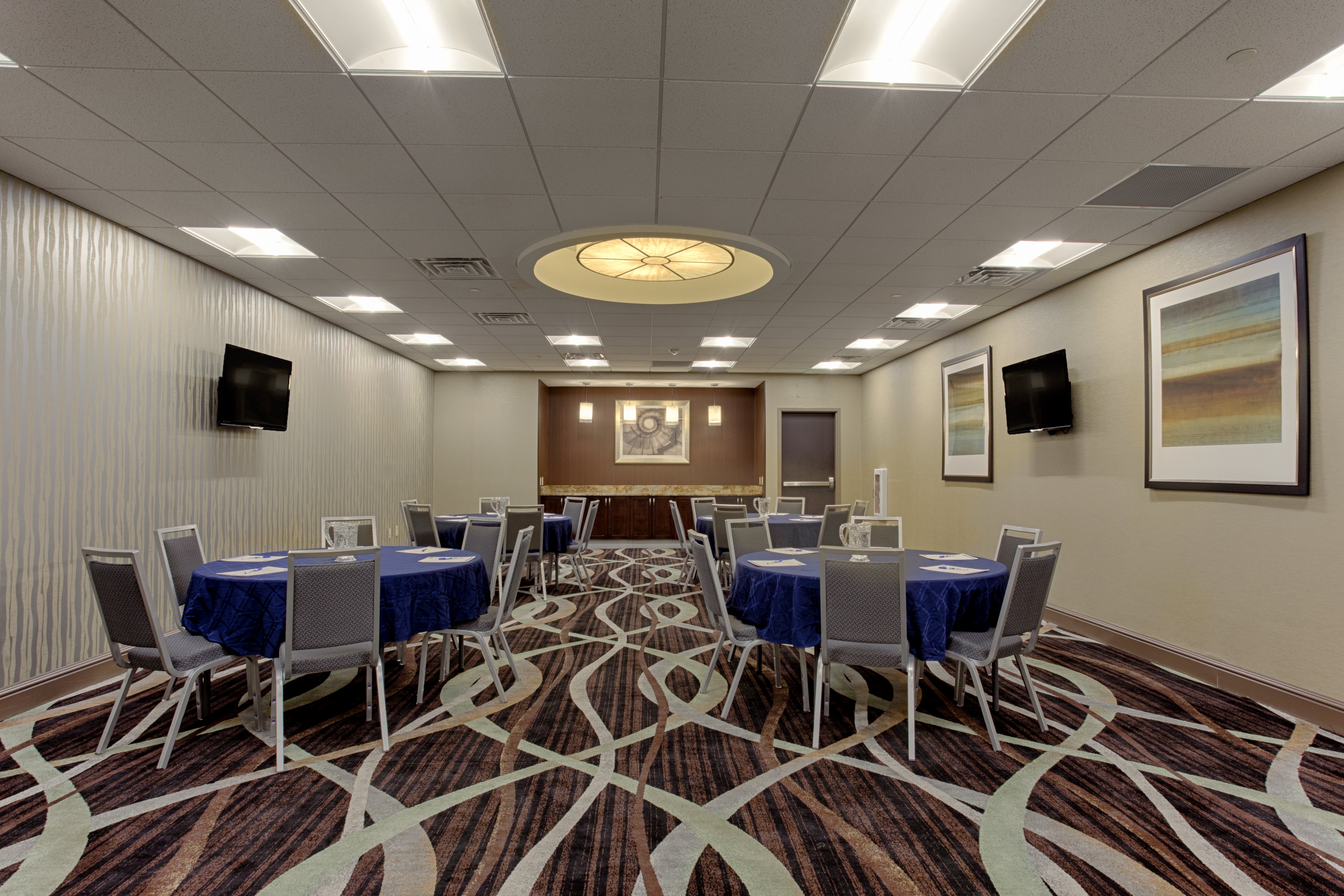 Holiday Inn Express And Suites Baltimore West Catonsville 60/66