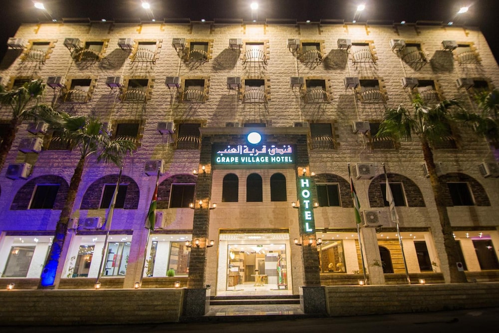 Grape Village Hotel 1/59