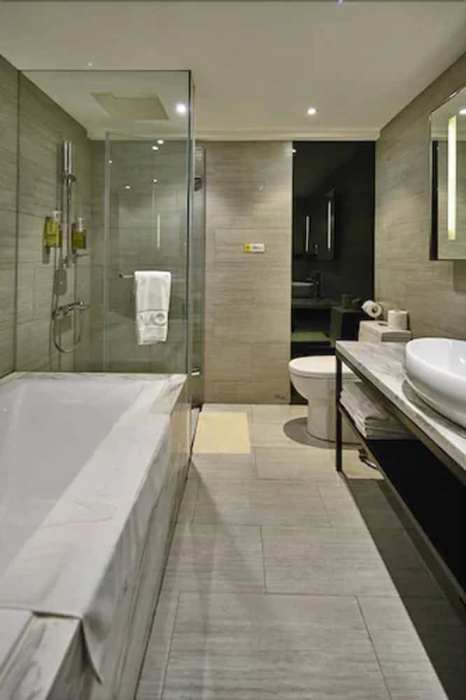 HOTEL WO 13/34