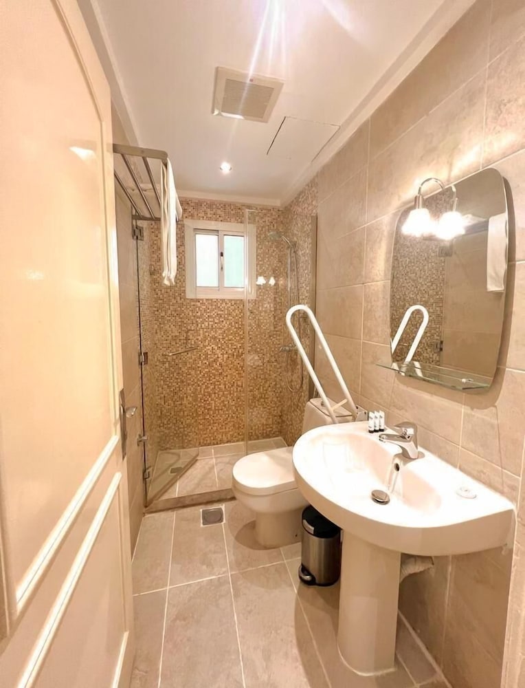 Loren Suites Al Salamah 46/50