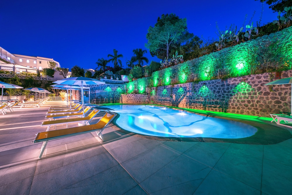 Hermitage Resort and Thermal Spa Hotel 59/76
