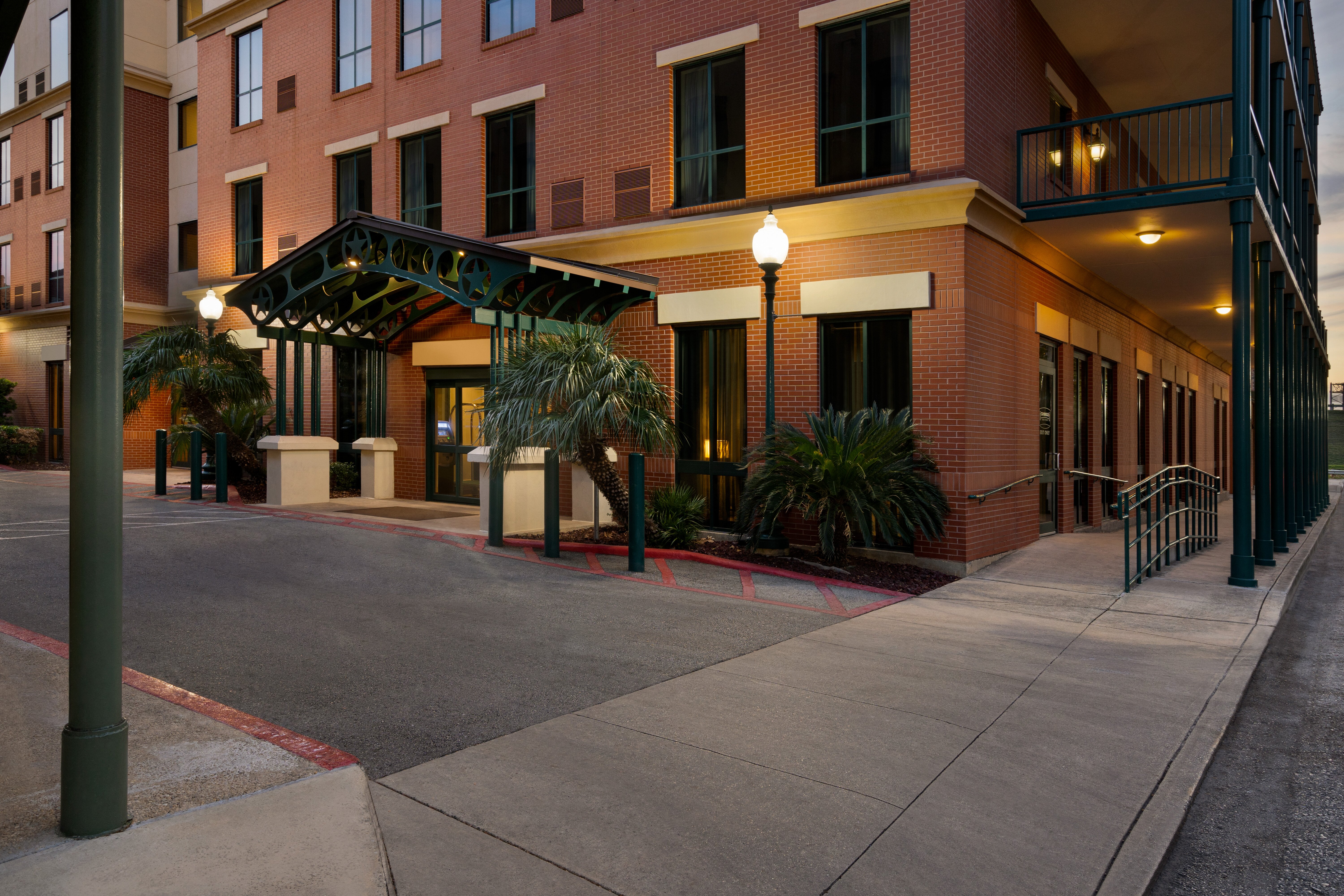 Staybridge Suites San Antonio Downtown Conv Ctr, an IHG Hotel 33/37