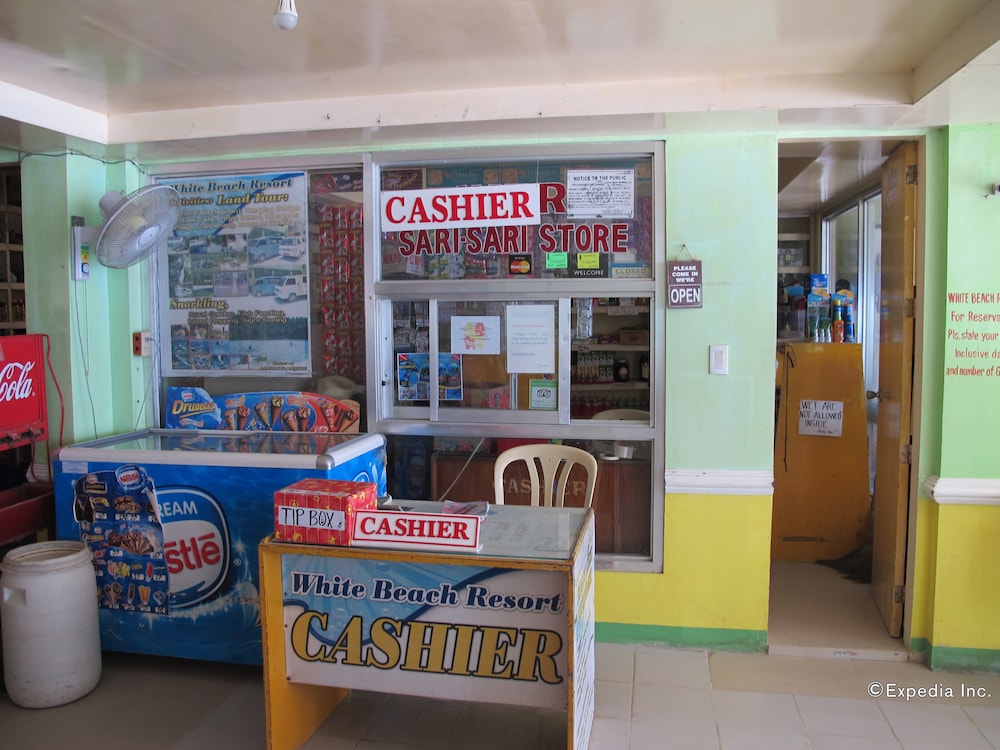 White Beach Hotel Bar And Restaurant 82/90