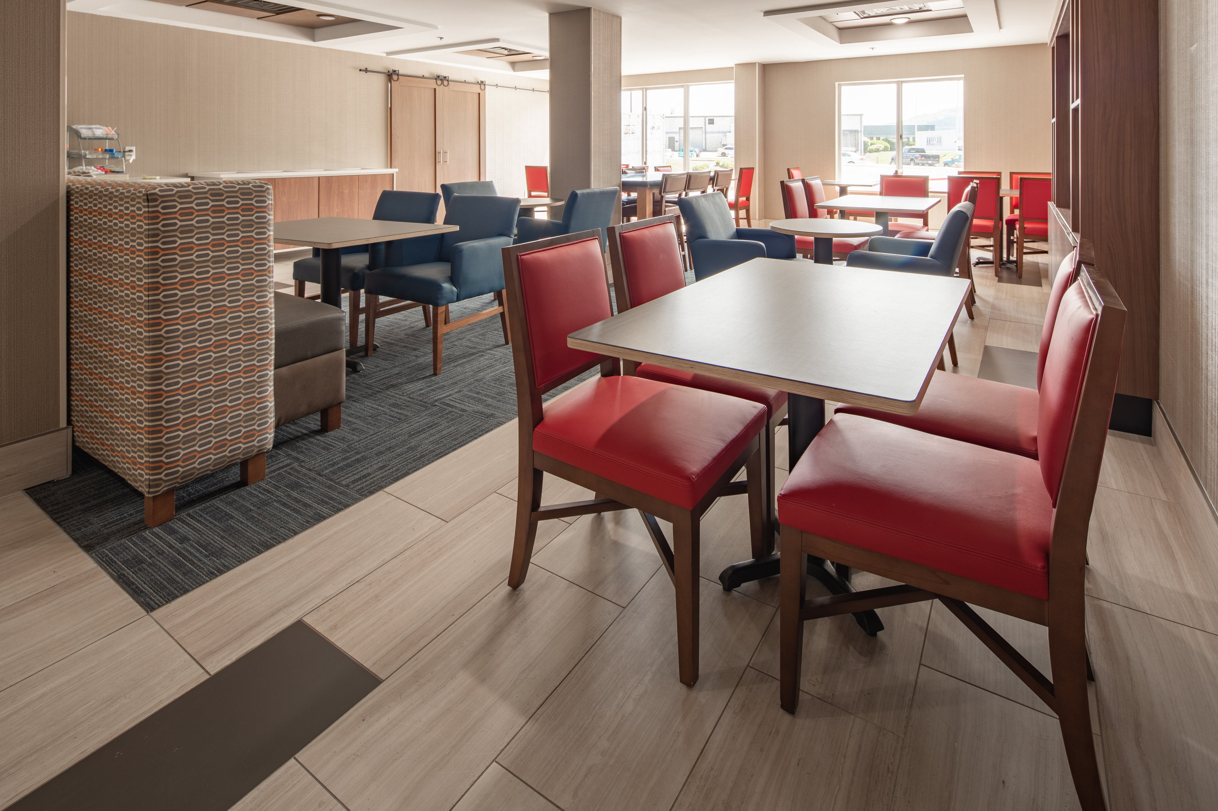 Holiday Inn Express Hotel And Suites Chattanooga At Lookout Mtn Tn 39/47