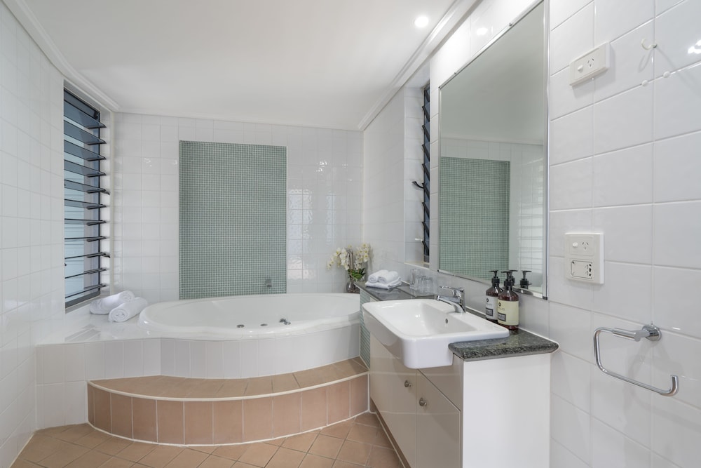Peninsula Boutique Hotel - Adults Only 41/44