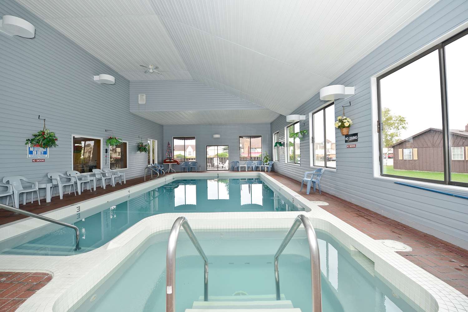 Americas Best Value Inn- St. Ignace 8/19