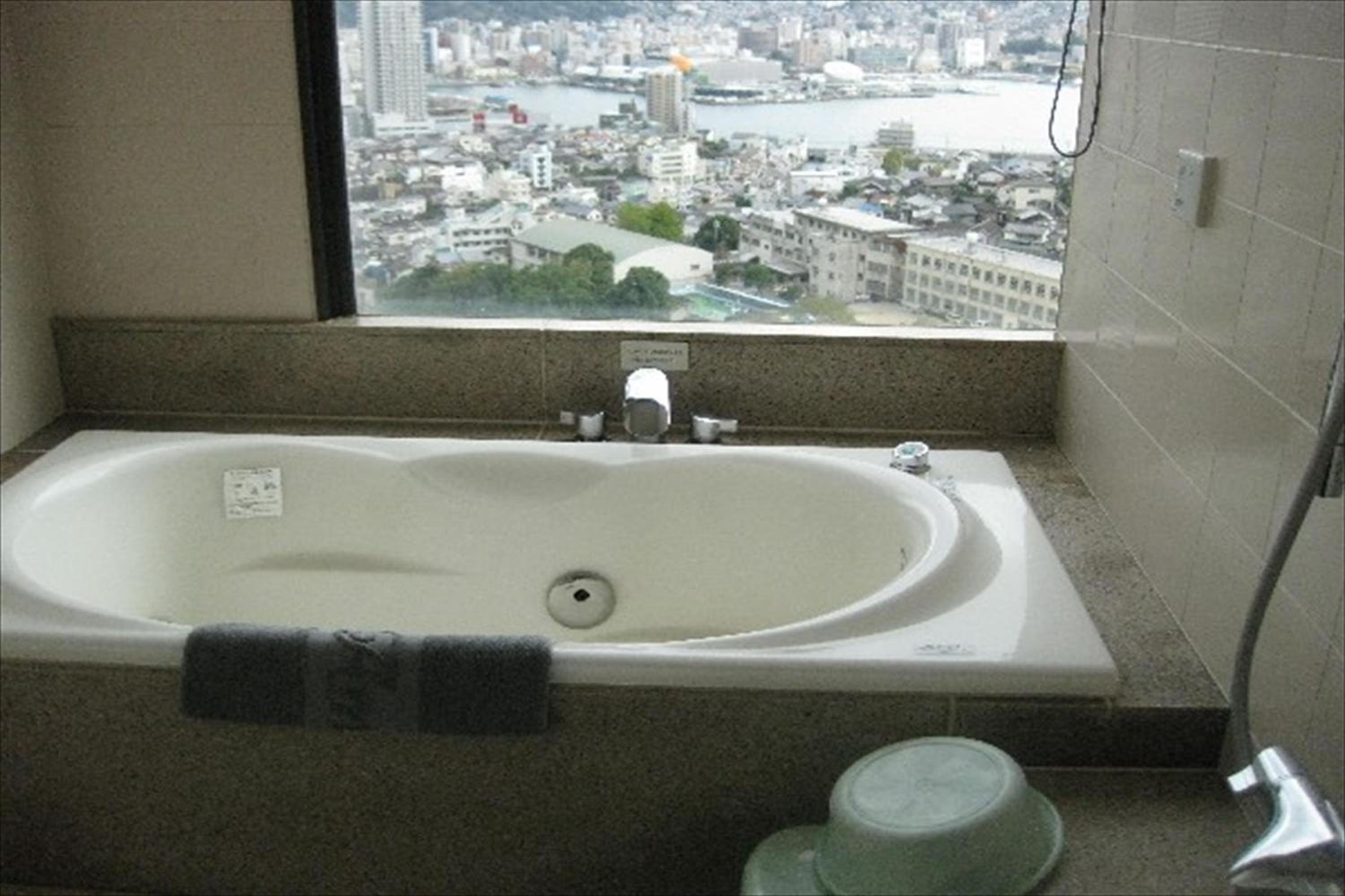 جناح سوبيريور، Hotel Amandi 2/3