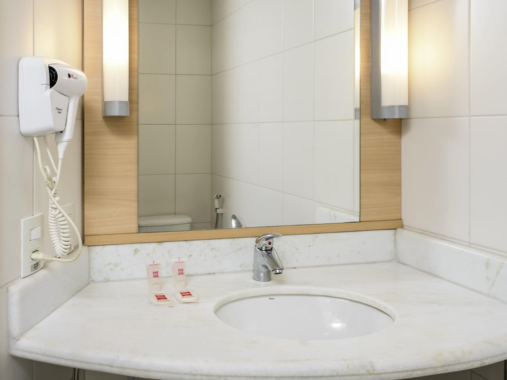 Ibis Recife Boa Viagem 64/65