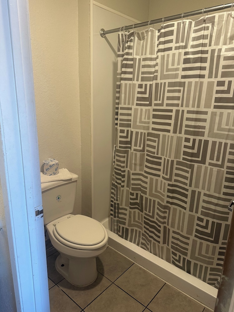El Paso West Travelodge 12/14