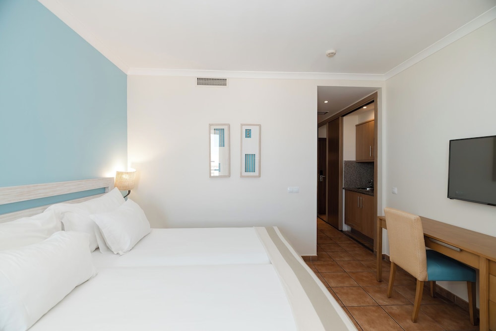 Classic, Double Bed, Partial Sea View