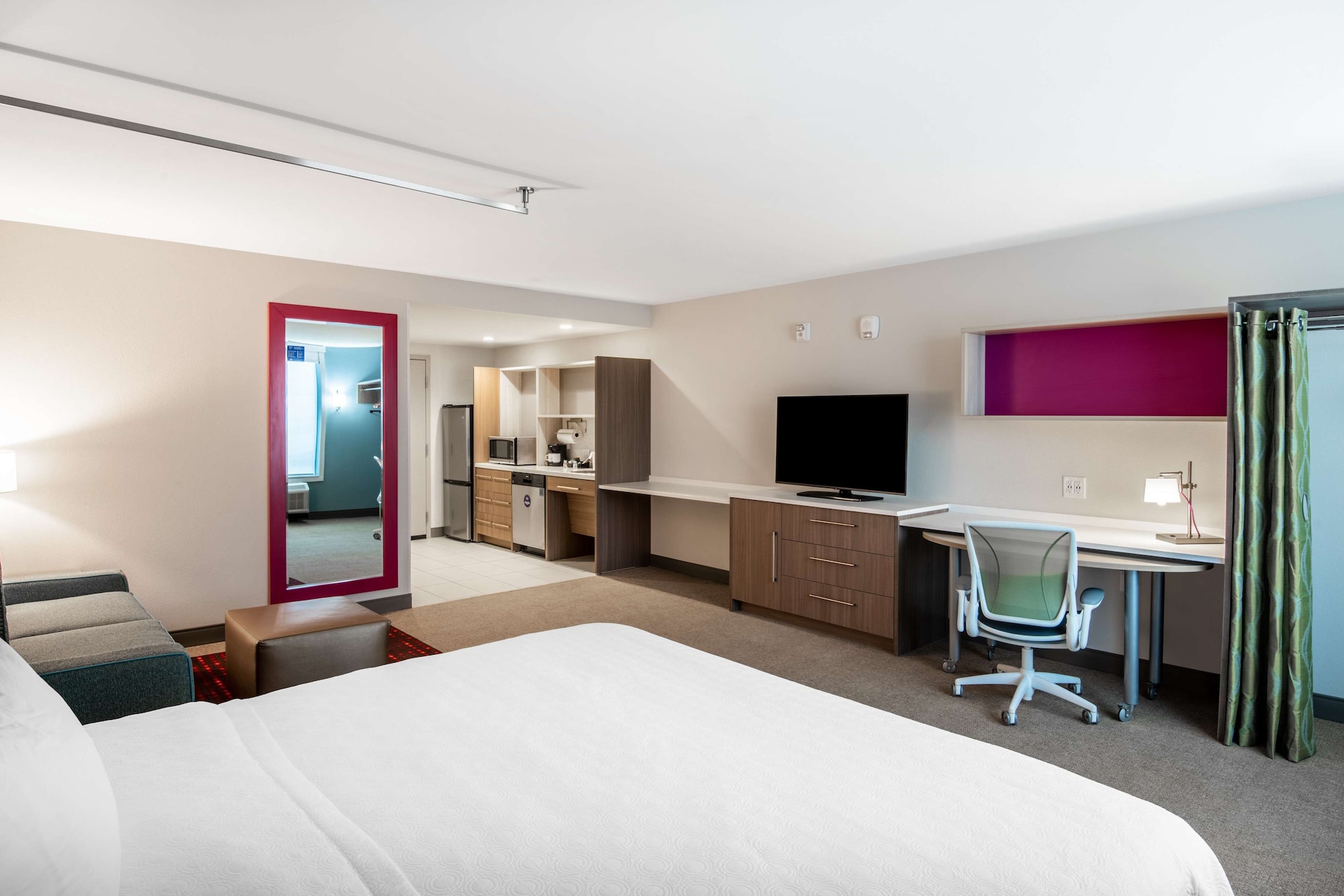 STUDIO, SUITE, KING BED, ACCESSIBLE