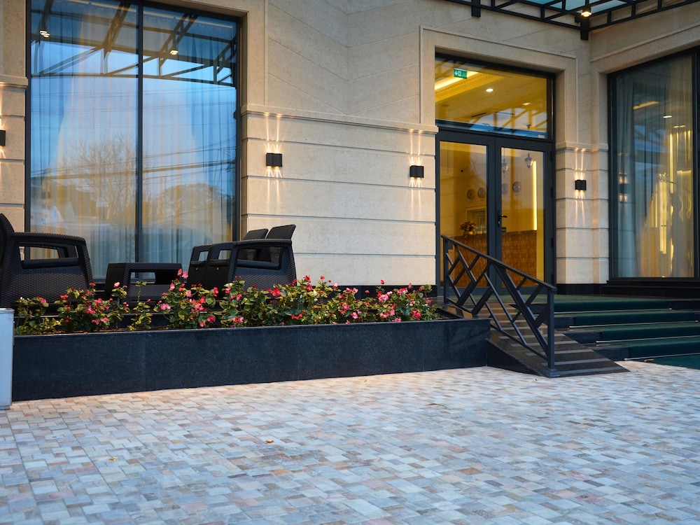 Al Anvar Hotel 47/48