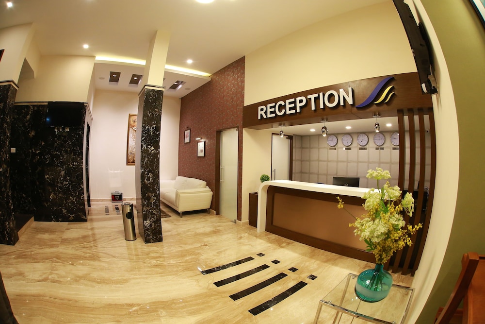 Breeze Suites Transit Hotel 5/34