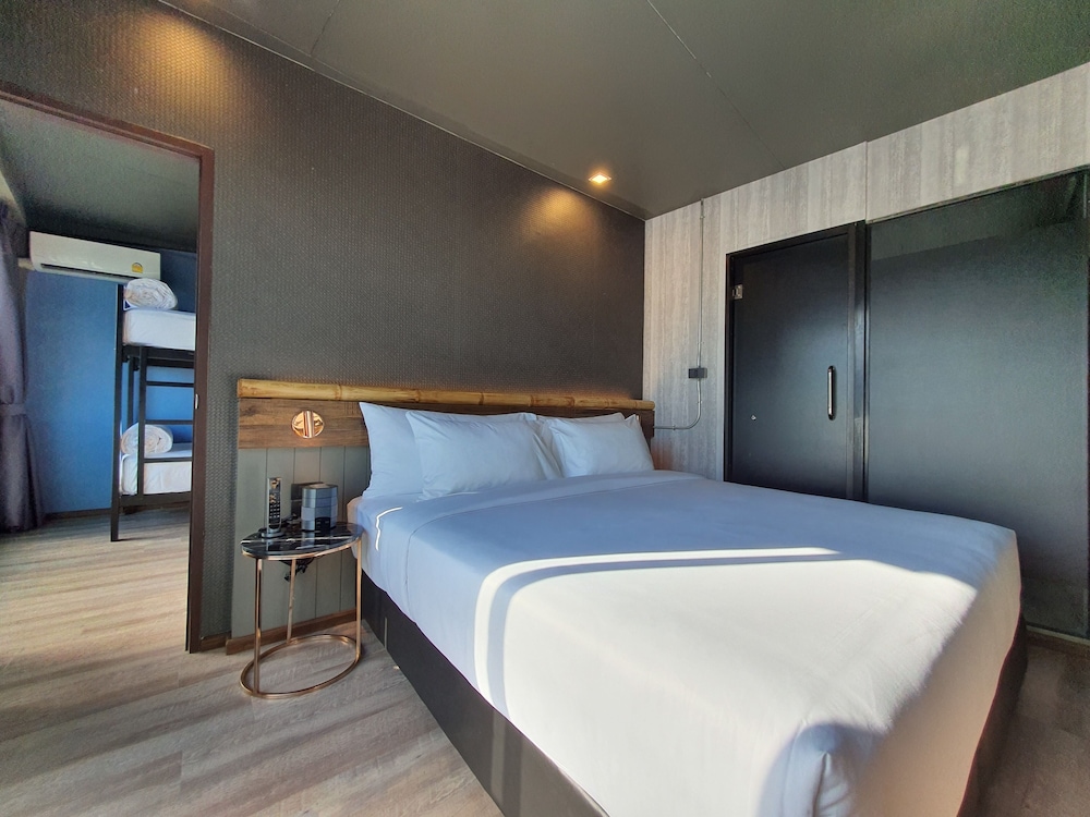 Hotel Ordinary Bangkok 10/50