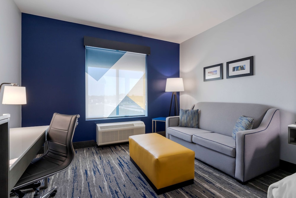 Best Western Plus Choctaw Inn & Suites 28/38