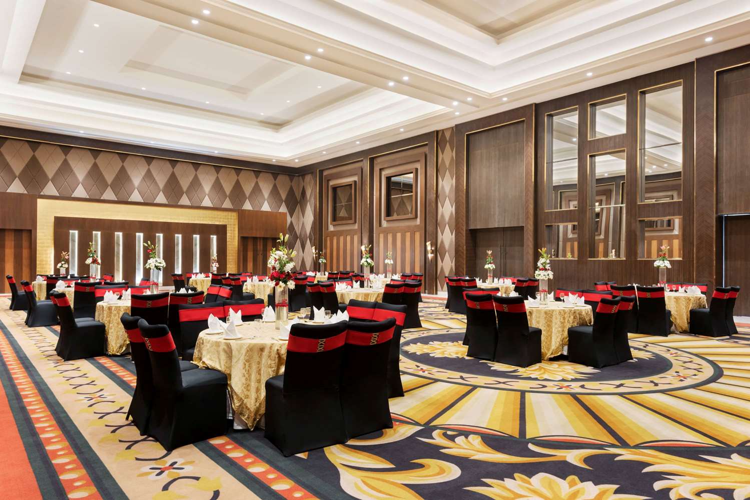 Ramada by Wyndham Lucknow Hotel and Convention Center 23/28