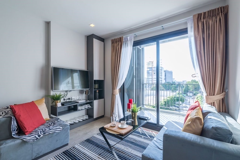 The Base Condo Pattaya by Supee 30/50