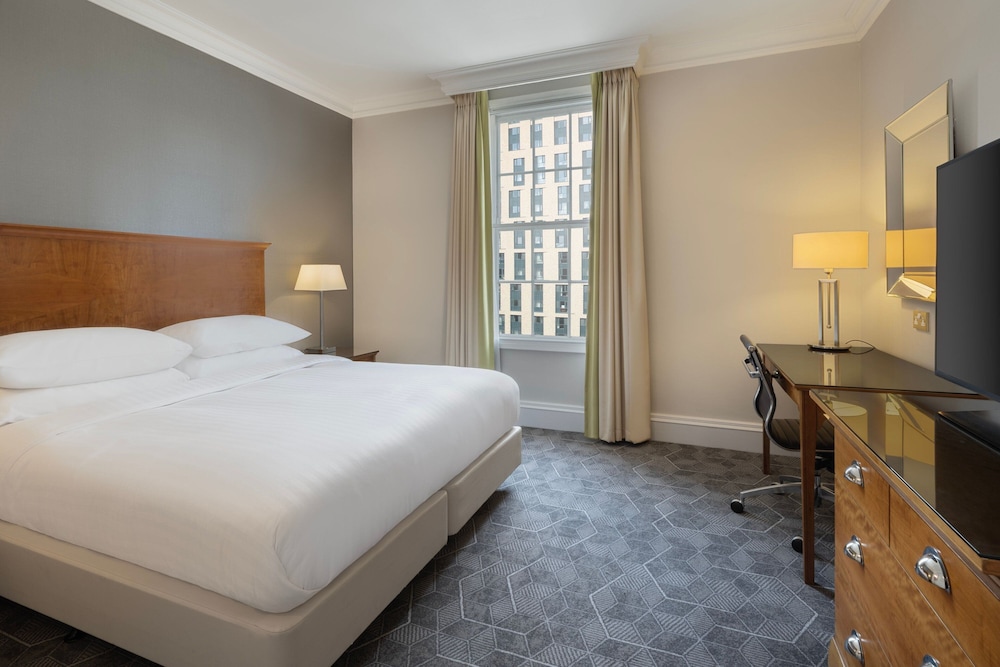 DELUXE, DOUBLE BED