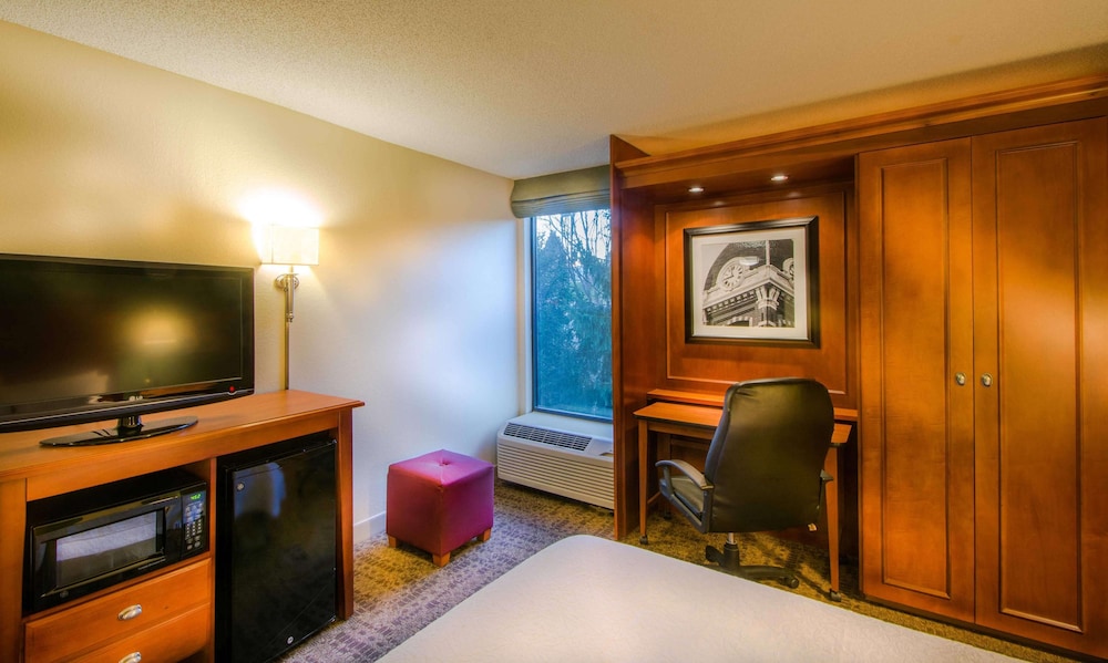 Hampton Inn Washington, PA 37/57