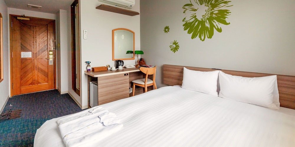 Hotel Azat Naha 24/69