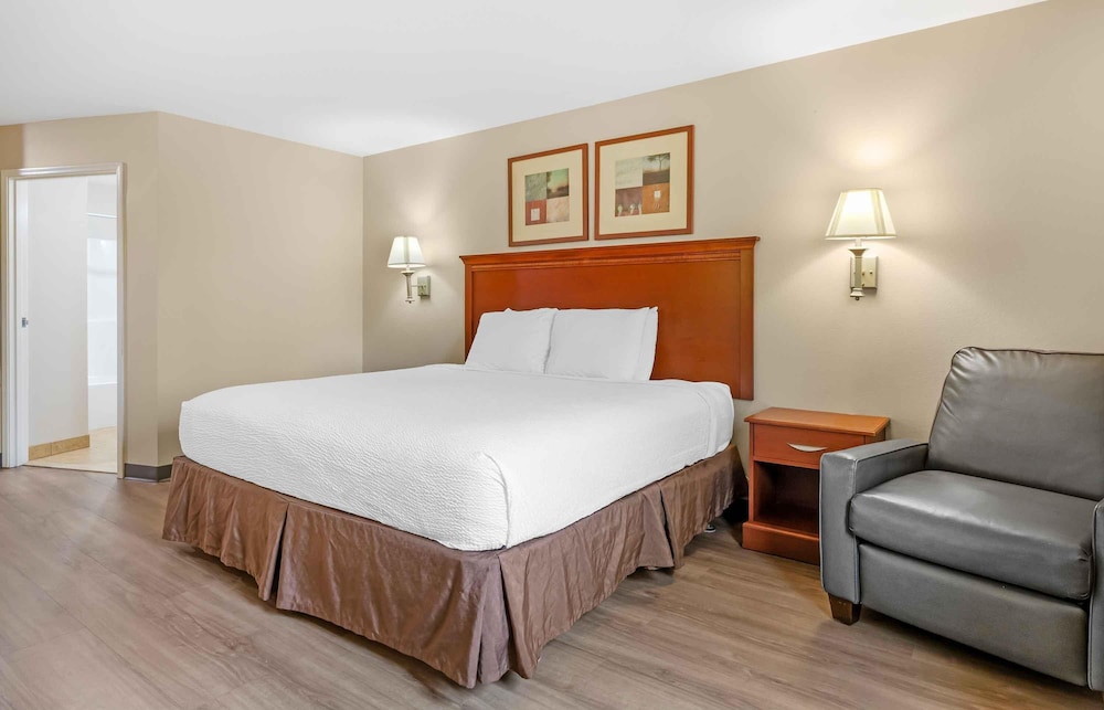 CANDLEWOOD SUITES BARTLESVILLE EAST 23/59