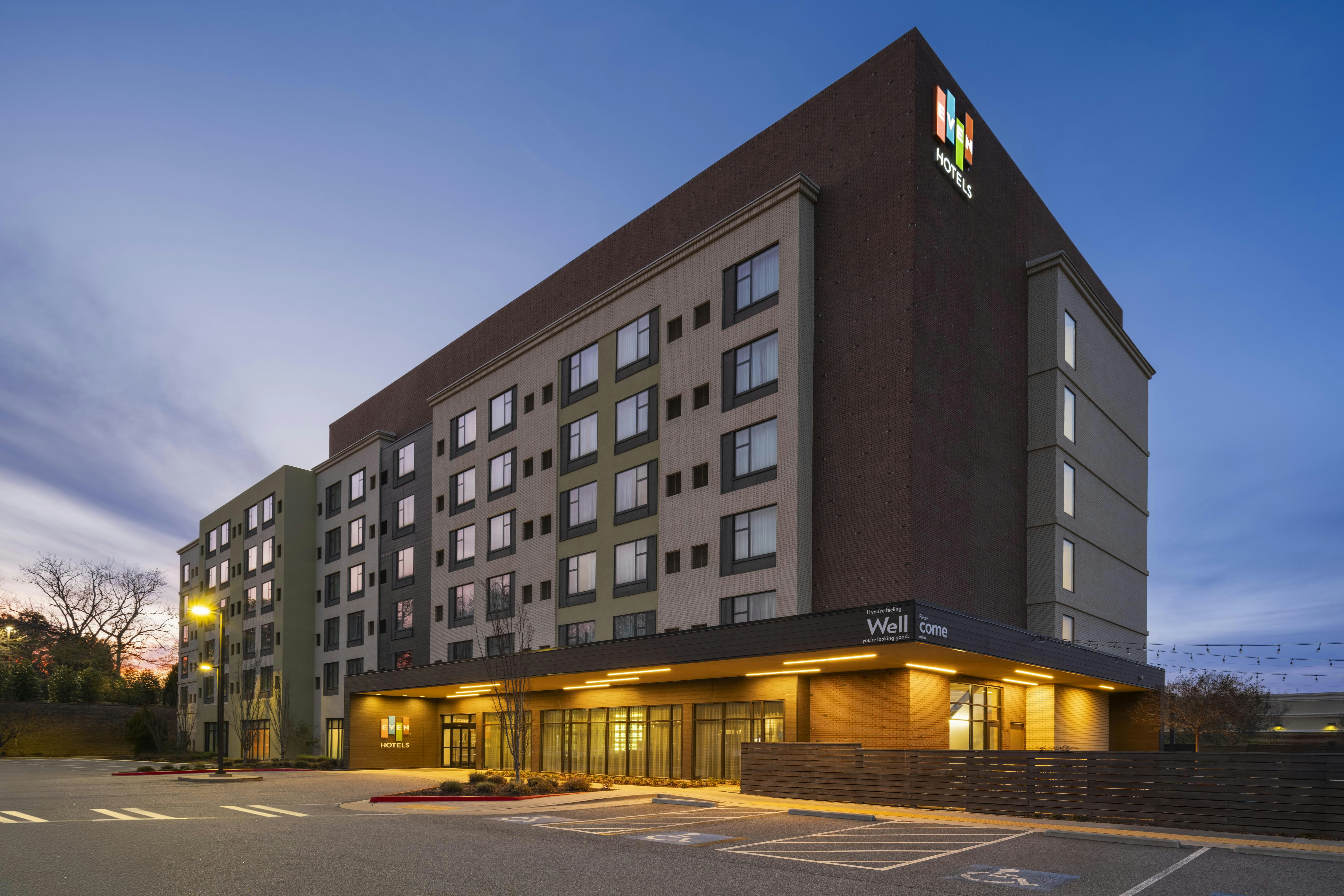 Even Hotels Alpharetta - Avalon Area 7/81
