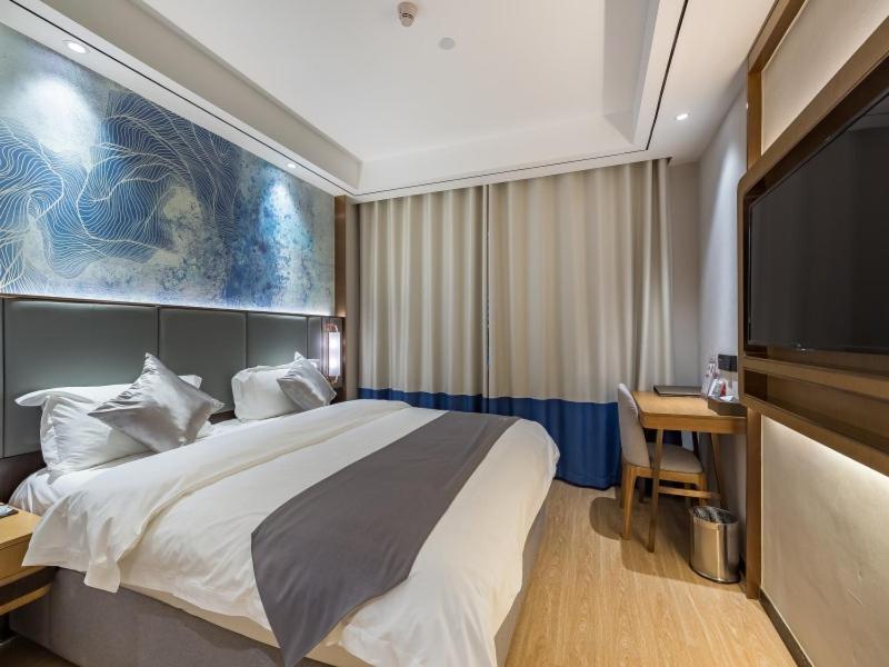 GreenTree Eastern Xuzhou High Speed Railway Station West Exit Station Hotel 28/60
